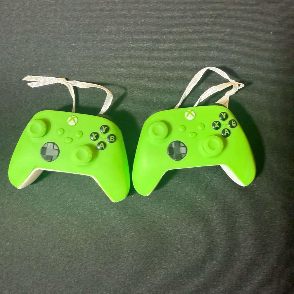 Set of 2 Microsoft Xbox Controller Christmas Tree Ornaments 2024 - Picture 5 of 5